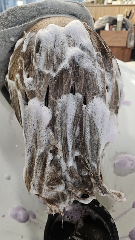 시흥시 여자 보브컷 전체탈색까지 하셨어요 시술 사례 이미지 5