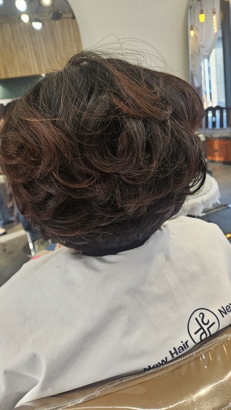 시흥시 여자 보브컷 전체탈색까지 하셨어요 시술 사례 이미지 3