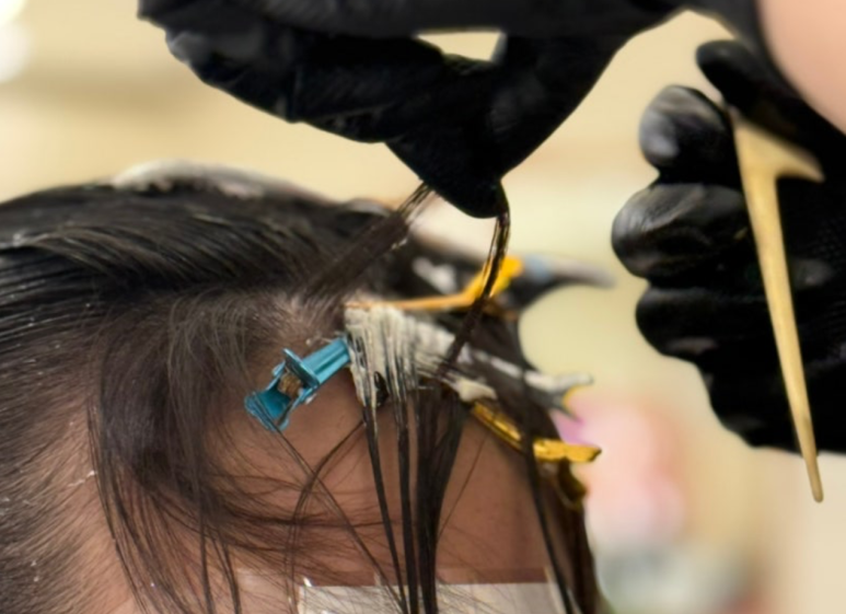 서초구 여자 그레이스펌 둥근형 얼굴에 머리가 잘 안 마르는게 고민 시술 사례 이미지 4