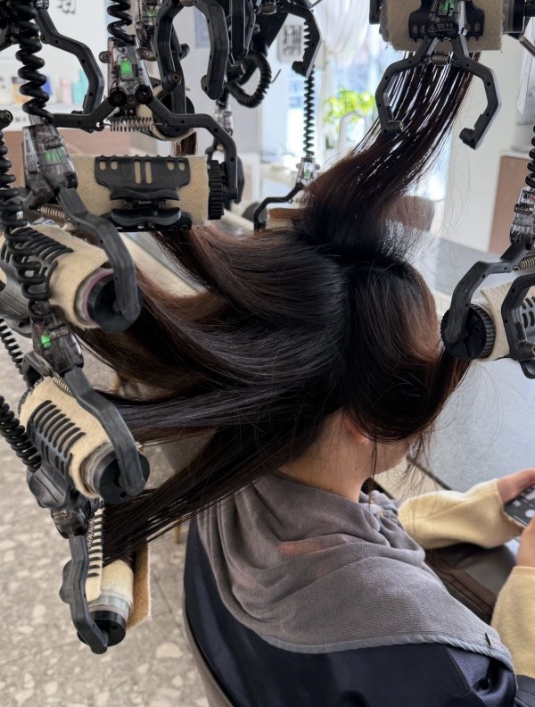 성신여대 미용실 뿌리볼륨 레이어드 C컬펌 시술중3