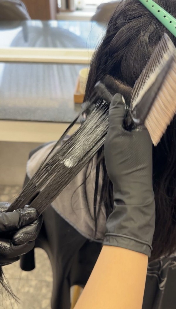 성신여대역 미용실 살롱드바이퍼스트 은비 손질편하고 우아한 엘리자벳펌 시술중2