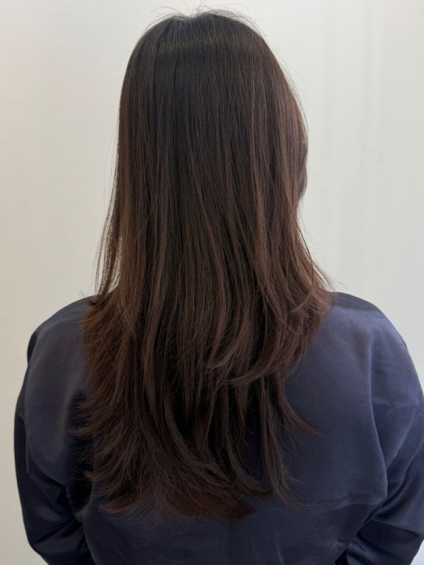 여리여리한 분위기의 정석 그레이스펌 상담중 뒷모습