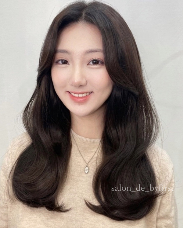 성신여대미용실 얼굴이 커 보이는 긴생머리가 고민이라면? 레이어드컷과 뿌리볼륨펌1