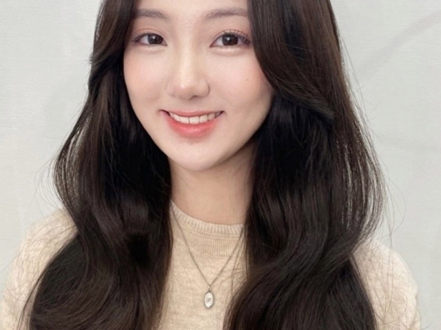 성신여대미용실 얼굴이 커 보이는 긴생머리가 고민이라면? 레이어드컷과 뿌리…