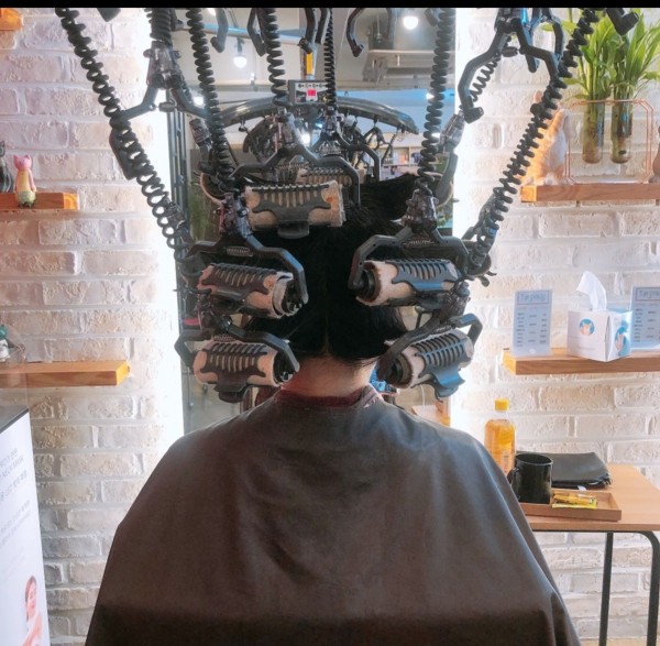 성신여대 미용실 레이어드 c컬펌 시술중1