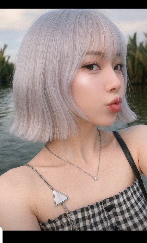 성신여대 미용실 백금발 애쉬블론드 컬러 시술후 우측면