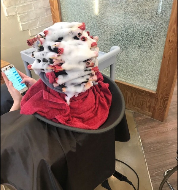 성신여대 미용실 단발패닝펌 시술중