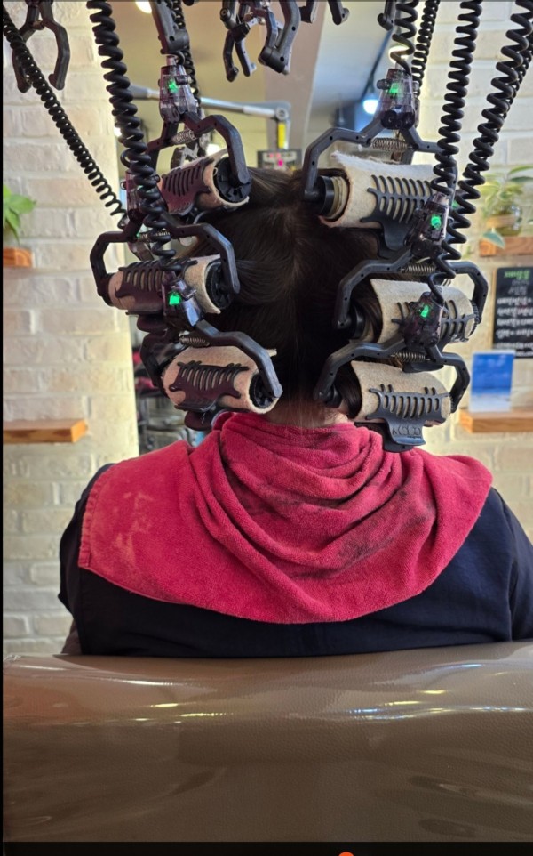 성신여대 미용실 단발펌 시술중1