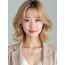 골든 블론드 귀밑 비대칭 단발