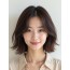 초콜릿 브라운 귀밑 비대칭 단발