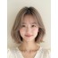 애쉬 베이지 턱밑 스택 단발+커튼뱅